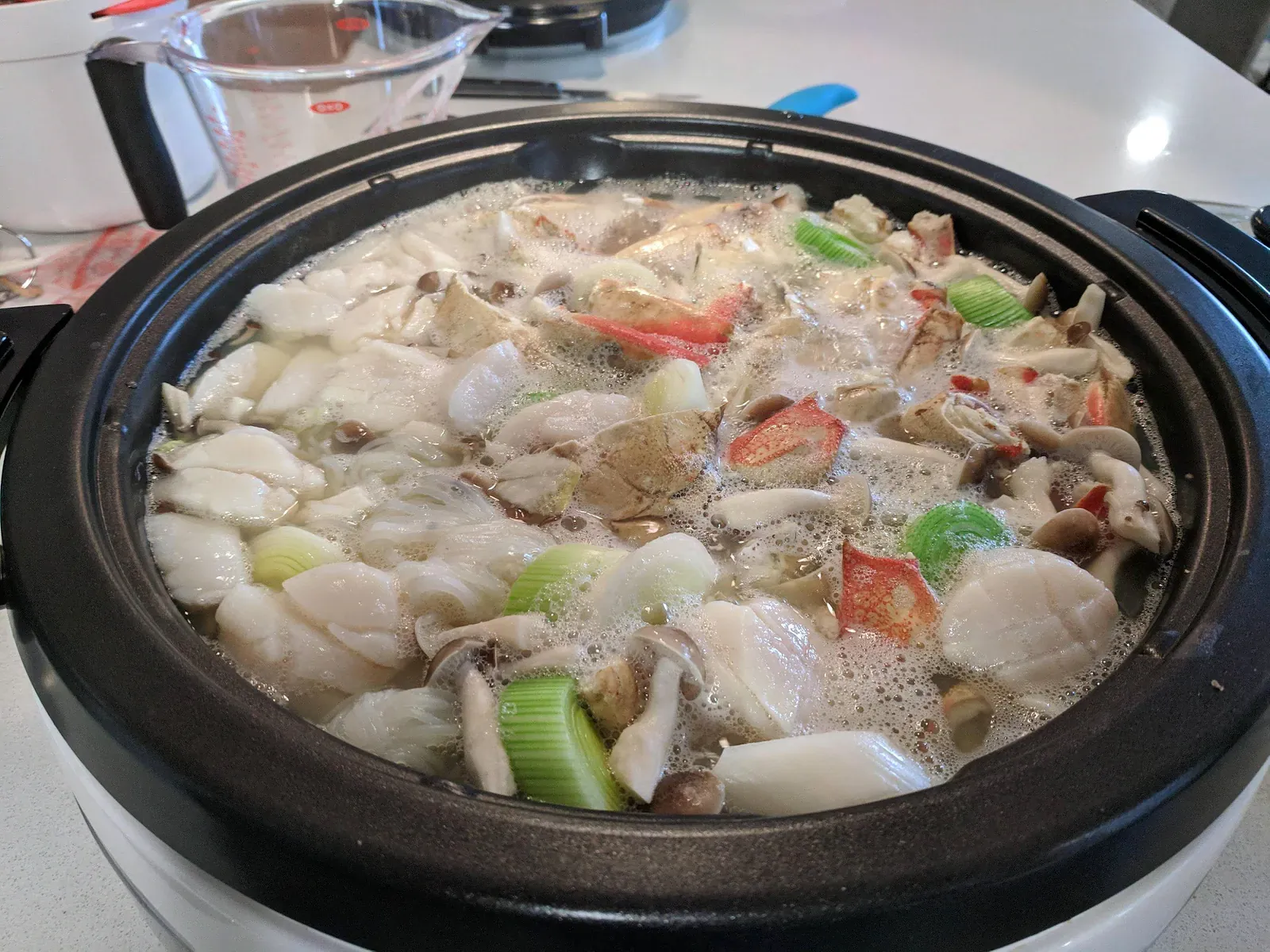 Kani nabe with crab and scallops