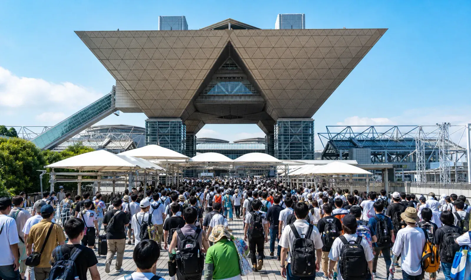 Crowd queueing in front of the inverted-pyramid Tokyo Big Sight halls