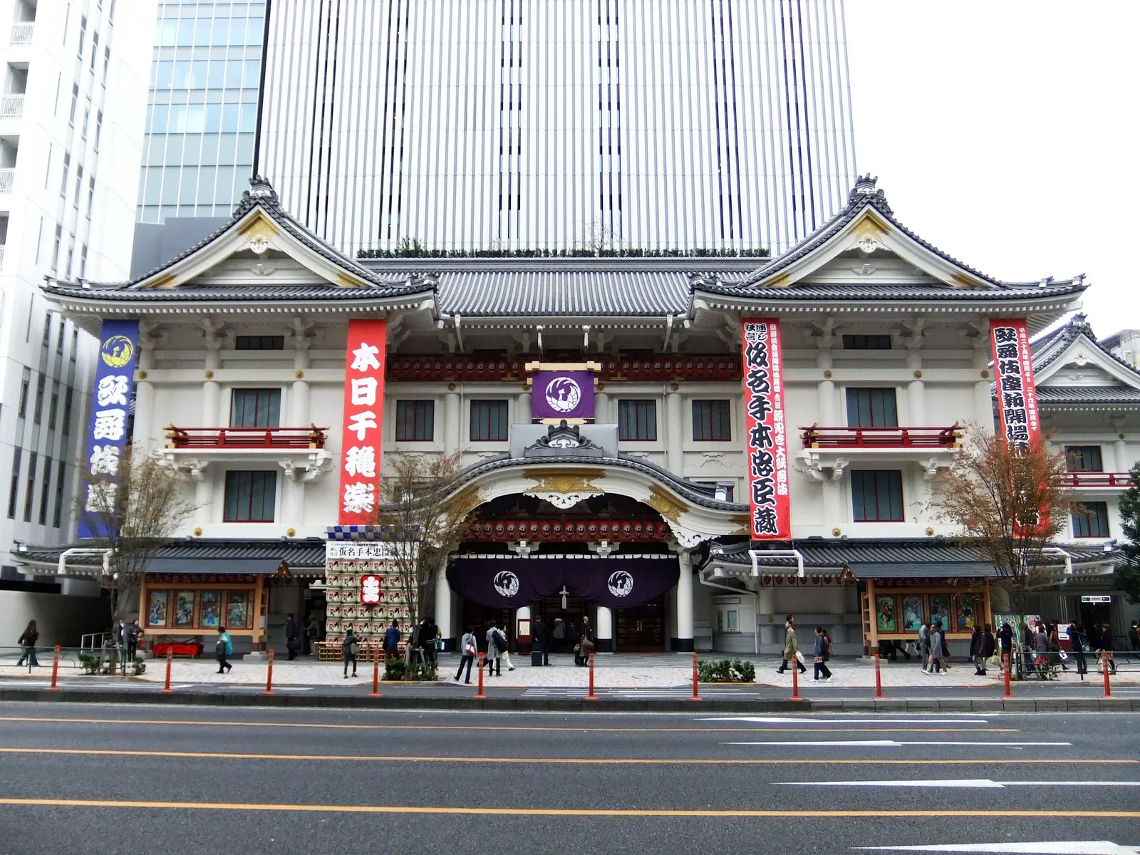 Kabuki-za theatre facade